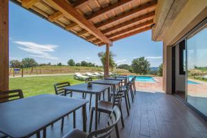 Bazén v ubytovaní Villa de vacaciones con encanto El Serrat alebo v jeho blízkosti