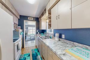 Gallery image of Crows Nest #E in Garland +17 photos