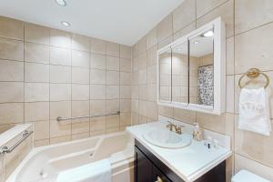 Gallery image of Crows Nest #E in Garland
