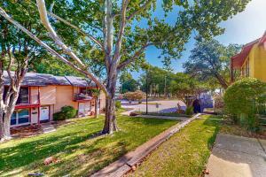 Gallery image of Crows Nest #E in Garland