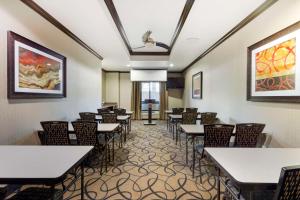 Χώρος καθιστικού στο Best Western Plus Classic Inn and Suites +27 φωτογραφίες