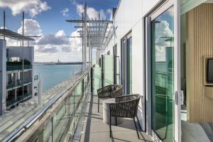 Un balcón o terraza de Hilton Auckland