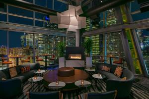 Istumisnurk majutusasutuses theWit Chicago, a Hilton Hotel