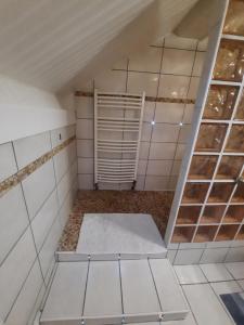 Bilik mandi di Chambre Spacieuse RER A