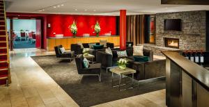 Uma área de estar em DoubleTree by Hilton Queenstown