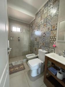 Ένα μπάνιο στο Las Piedritas Casa de Mar