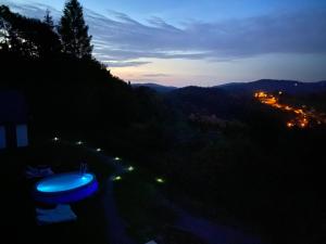 山景或在木屋看到的山景