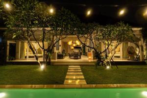Hồ bơi trong/gần Canggu garden family villa, short walk to the Beach +25 ảnh