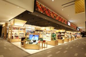 酒店内部或周边的超市或其他商店
