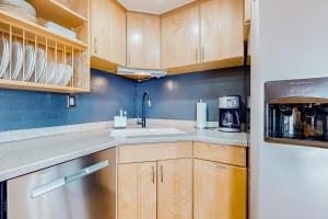 A cozinha ou kitchenette de Sound Views in Port Townsend