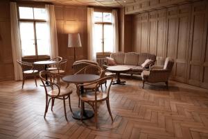 Istumisnurk majutusasutuses FLÜHLI Hotel Kurhaus