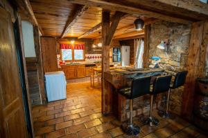 Kuchyň nebo kuchyňský kout v ubytování Savoya Lodges