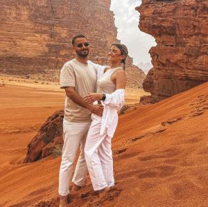 Επισκέπτες που μένουν στο Wadi Rum Red Sand Camp +99 φωτογραφίες