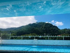 Swimmingpoolen hos eller tæt på Lakaz Kreol