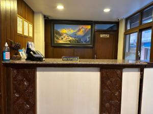Dapur atau dapur kecil di Hotel Everest Nepal