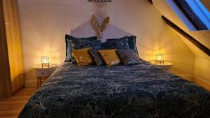 Postel nebo postele na pokoji v ubytování Duplex Centre - Le Marché