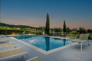 The swimming pool at or close to Anna Farmhouse at Wine Resort