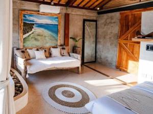 En eller flere senge i et værelse på Villa Sol-Tropical Modern 2 Bedroom Villa with sauna + 37 billeder