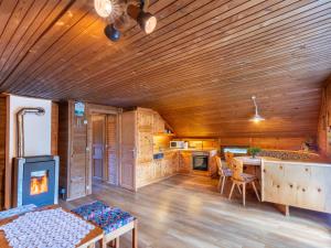 Kuchyňa alebo kuchynka v ubytovaní Holiday Home Weissmann by Interhome