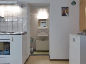Η κουζίνα ή μικρή κουζίνα στο Apartment Rösli by Interhome