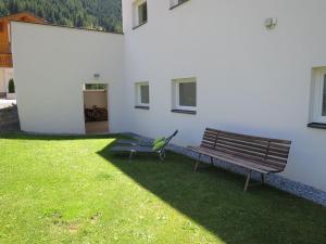 Giardino di Apartment Tschiderer by Interhome
