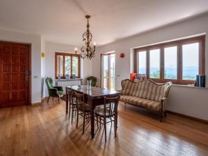 Posedenie v ubytovaní Holiday Home Pinetina by Interhome