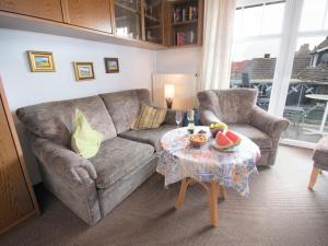Ruang duduk di Apartment Dehne-4 by Interhome
