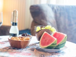 Makanan di atau berdekatan apartmen