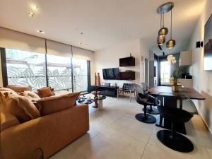 Posezení v ubytování Jerusalem 9 - By Beach Apartments TLV