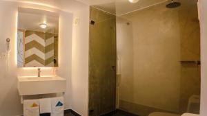 Ένα μπάνιο στο Hotel El Peñon by Bithotels