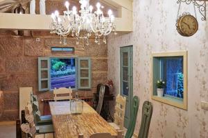 Zdjęcie z galerii obiektu Cas do Mestre Casa rural con Encanto w mieście Pontevedra