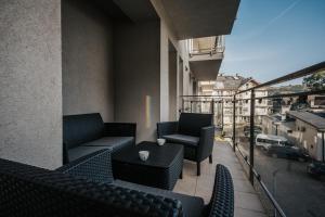 En balkon eller terrasse på VisitZakopane - Pacyfik Spa apartment