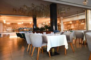 Golden Carthage Residences餐厅或其他用餐的地方