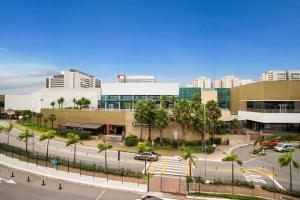 a view of a city with a street and buildings at Apartamentos De 2 Dormitório Com Garagem Vila Prudente Metro Tamanduateí in Sao Paulo