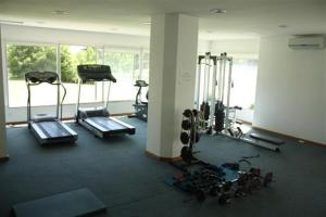 Fitness centrum a/nebo fitness zařízení v ubytování Apartamento en Punta del Este Playa Mansa