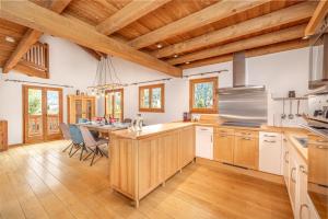 Köök või kööginurk majutusasutuses Chalet Papin +15 fotot