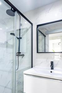 A bathroom at Oleti Studio Granada