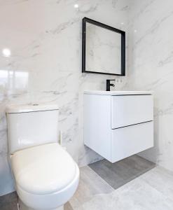 A bathroom at Oleti Studio Granada