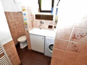 Kúpeľňa v ubytovaní Holiday Home Jahor by Interhome