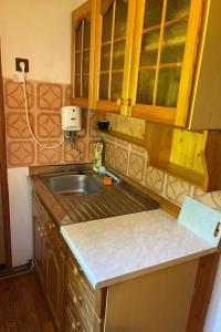 Kuchyňa alebo kuchynka v ubytovaní Holiday Home Jahor by Interhome
