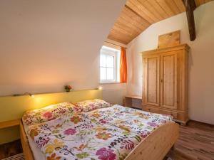 Ένα ή περισσότερα κρεβάτια σε δωμάτιο στο Apartment Landhaus Rosental by Interhome +13 φωτογραφίες