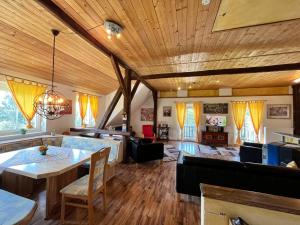 Posezení v ubytování Apartment Landhaus Rosental by Interhome + 13 fotografií