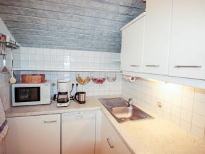 Köök või kööginurk majutusasutuses Apartment Alex Top 68 by Interhome