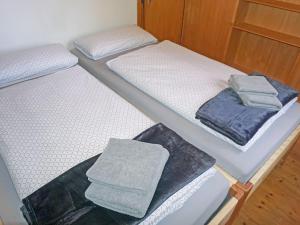 Posteľ alebo postele v izbe v ubytovaní Chalet Lieblingsplatz by Interhome