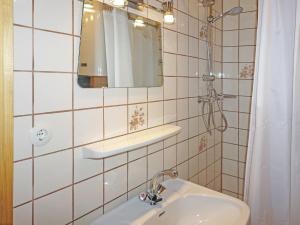 Kúpeľňa v ubytovaní Chalet Lieblingsplatz by Interhome