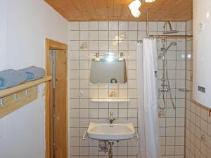Kúpeľňa v ubytovaní Chalet Lieblingsplatz by Interhome