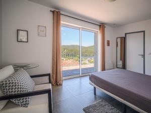 Lova arba lovos apgyvendinimo įstaigoje Holiday Home Douro view by Interhome
