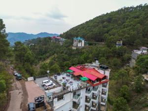 Vue panoramique sur l'établissement Montrose Resort & Spa