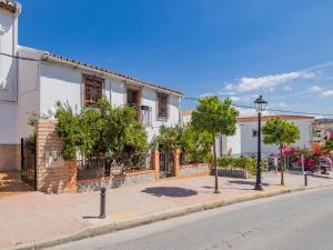 a street in a town with white houses at Cubo's Estudio Casabermeja Noches de Luna A in Casabermeja