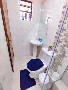 Bathroom sa One bedroom furnished apartment ,south B